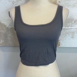 Grey cropped tank